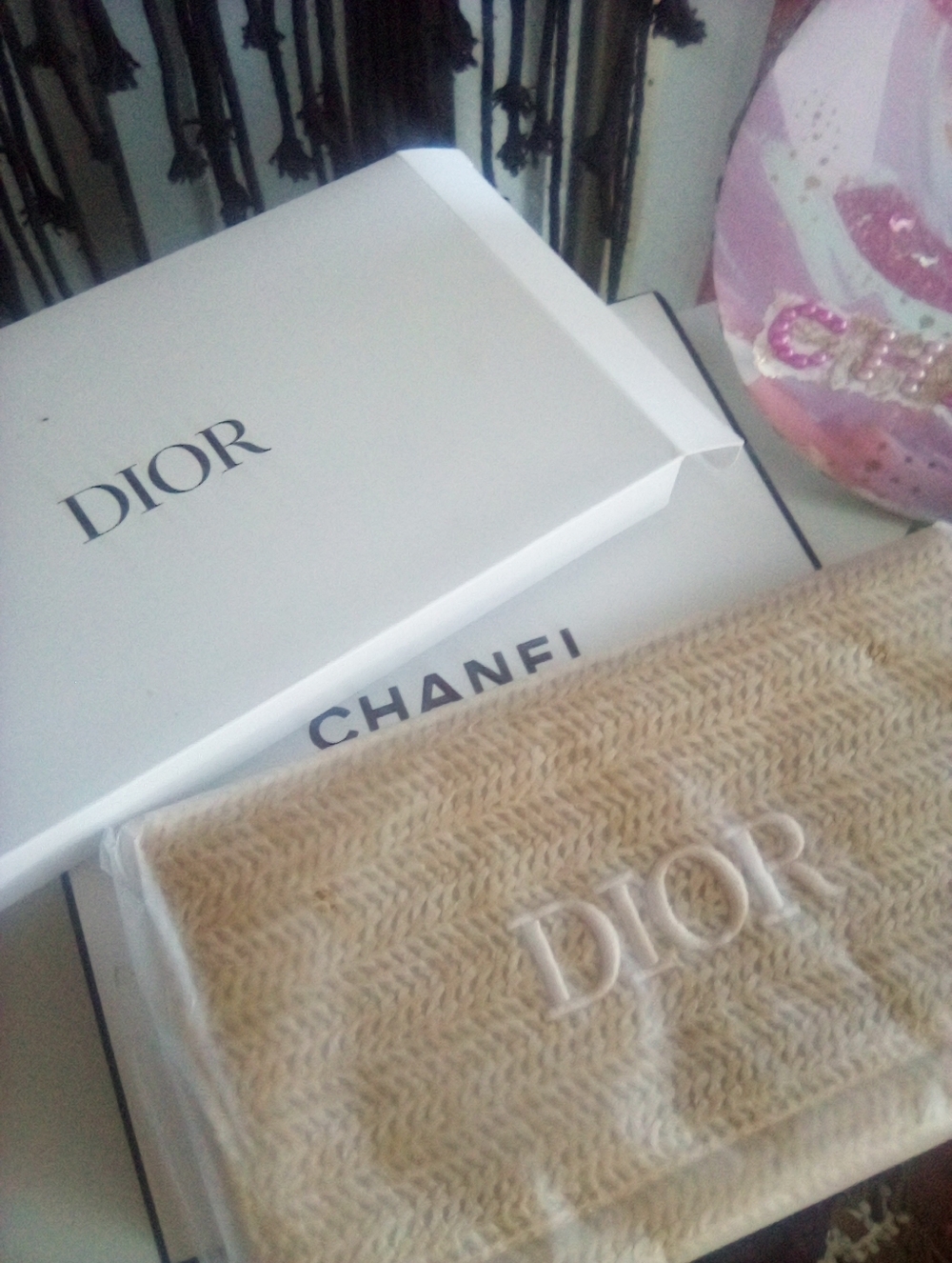 Dior Embroidered Beige Knit Macrame Clutch Luxury Designer Bag - Picture 3 of 9